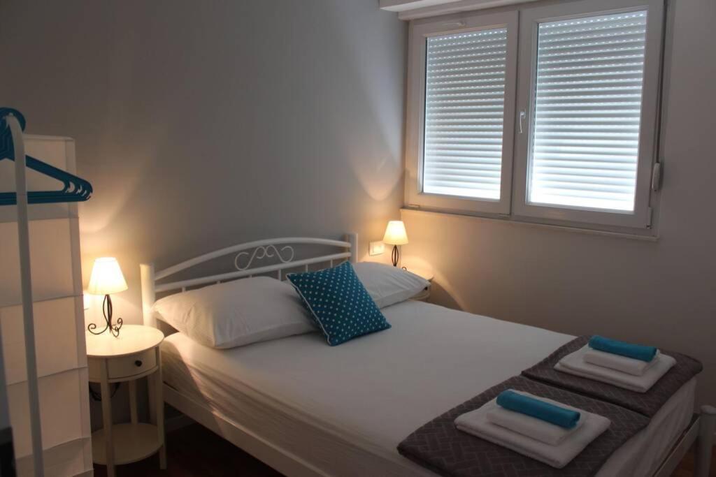 Banana Split Youth Apartment Dış mekan fotoğraf